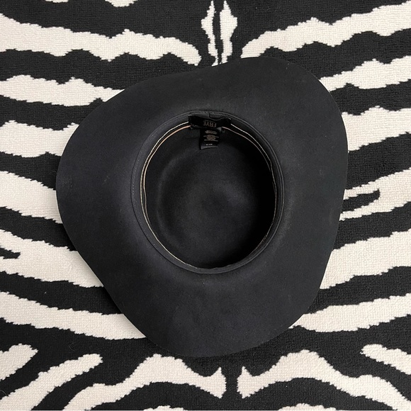 Frye Black Wool Felt Studded Belted Boater Hat Size Medium - Picture 8 of 9